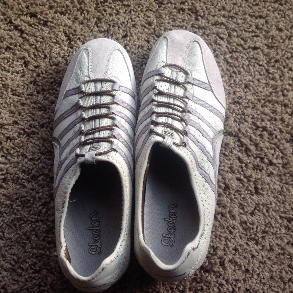 Women’s Sketchers slip on sneaker size 11